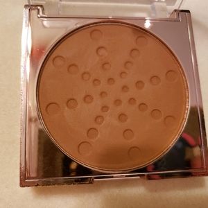 Make Up Revolution Bake and Blot Deep Dark
